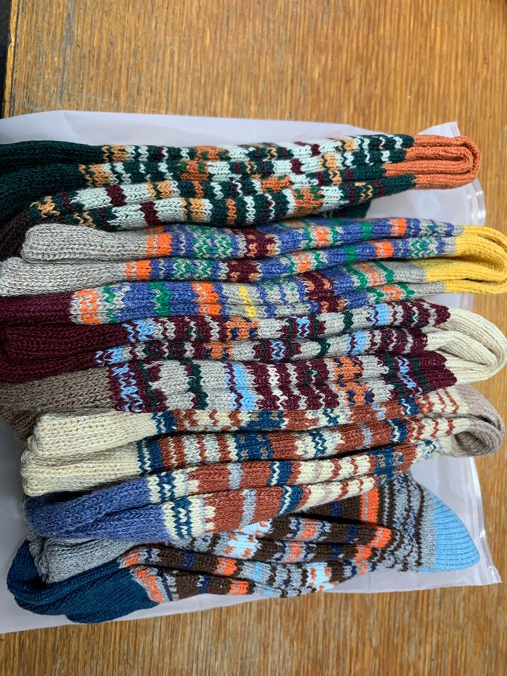 5 pairs socks(size M)